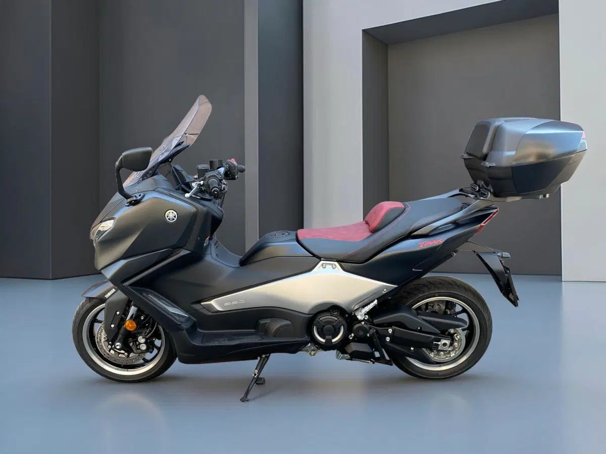 Yamaha T-Max 560 25th Anniversary (2026) (4)