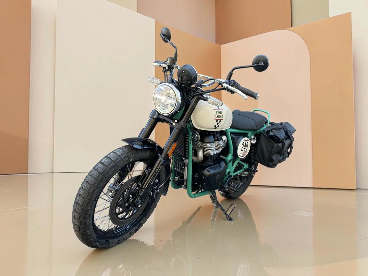 Royal Enfield Bear 650 (2025 - 26) (7)