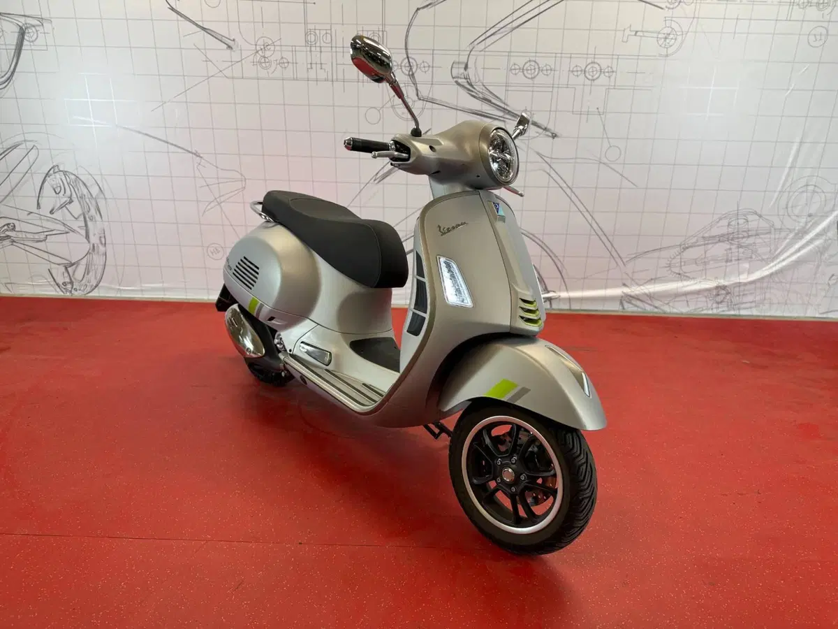 Vespa GTS 300 Super Tech (2023 - 24) (2)