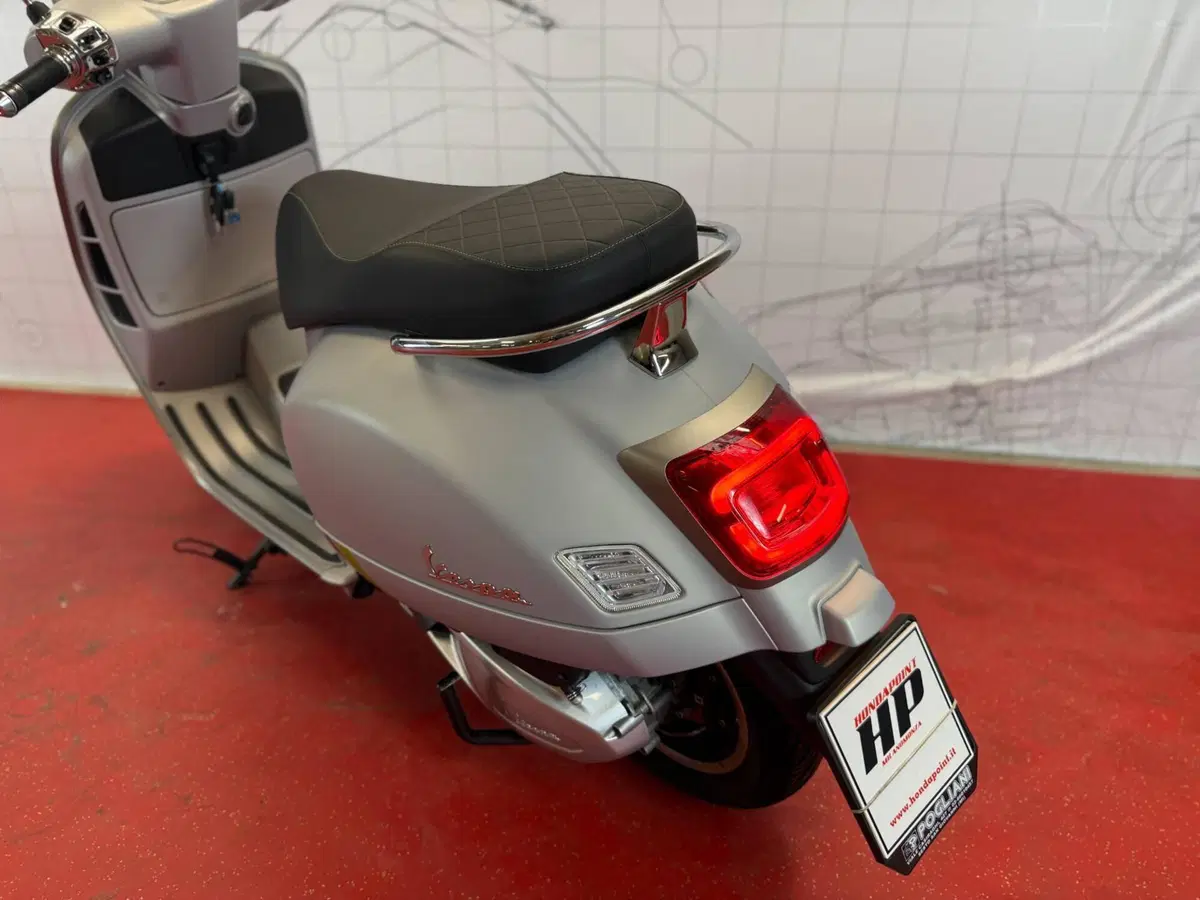 Vespa GTS 300 Super Tech (2023 - 24) (14)