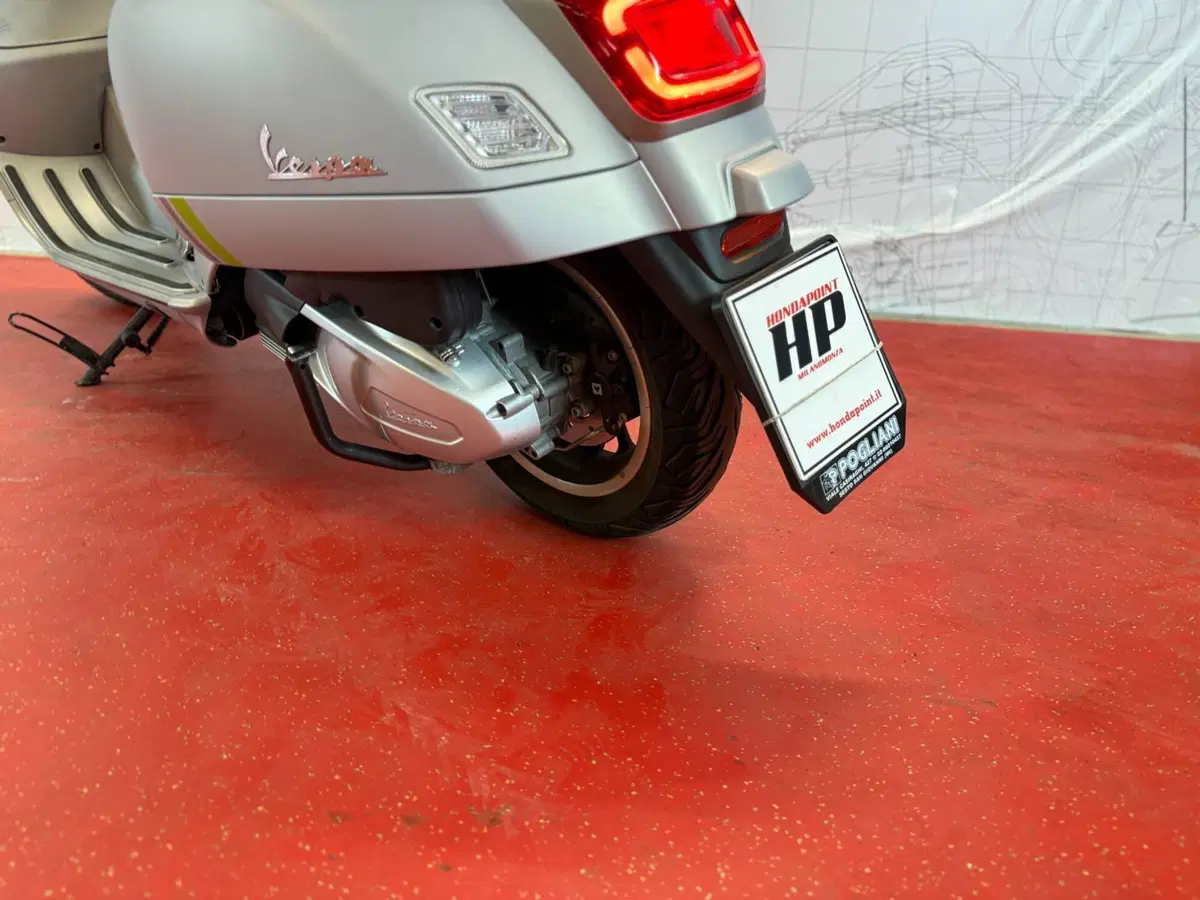 Vespa GTS 300 Super Tech (2023 - 24) (13)