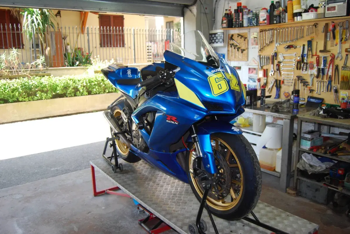 Suzuki GSX R 750 (2008 - 10) (2)
