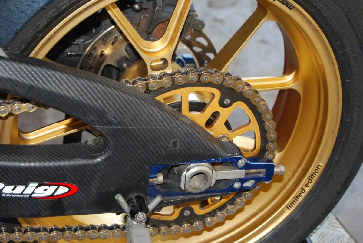 Suzuki GSX R 750 (2008 - 10) (8)