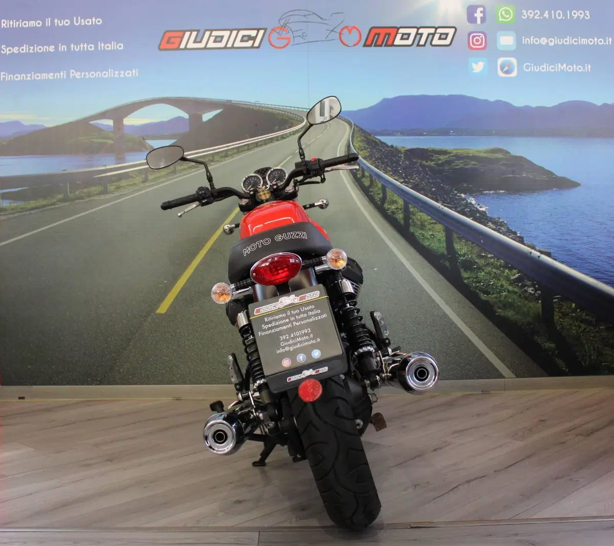 Moto Guzzi V7 II Stone (2015 - 17) (4)