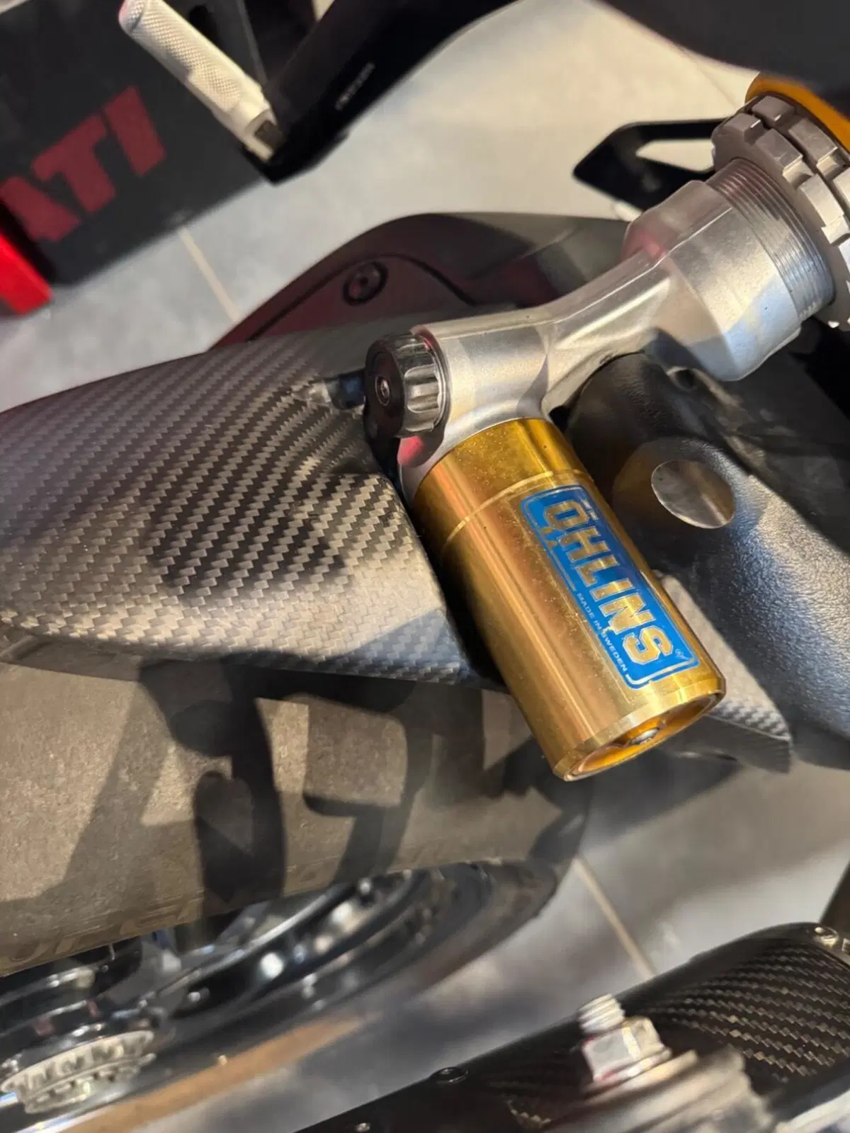 Ducati Monster 1200 R (2016 - 19) (4)