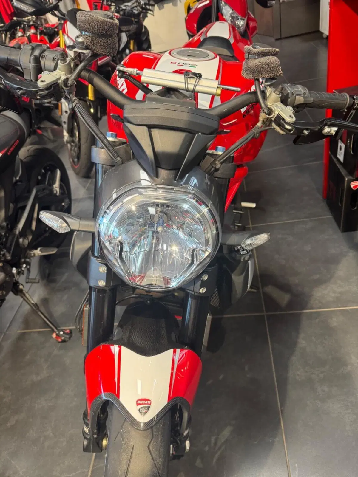 Ducati Monster 1200 R (2016 - 19) (5)