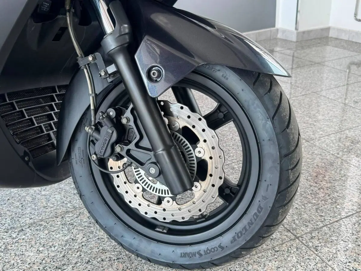 Kymco Downtown 300i (2009 - 17) (6)