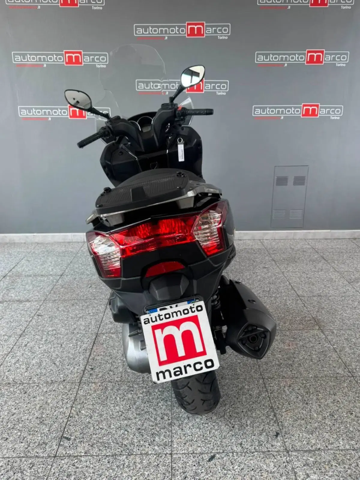 Kymco Downtown 300i (2009 - 17) (4)