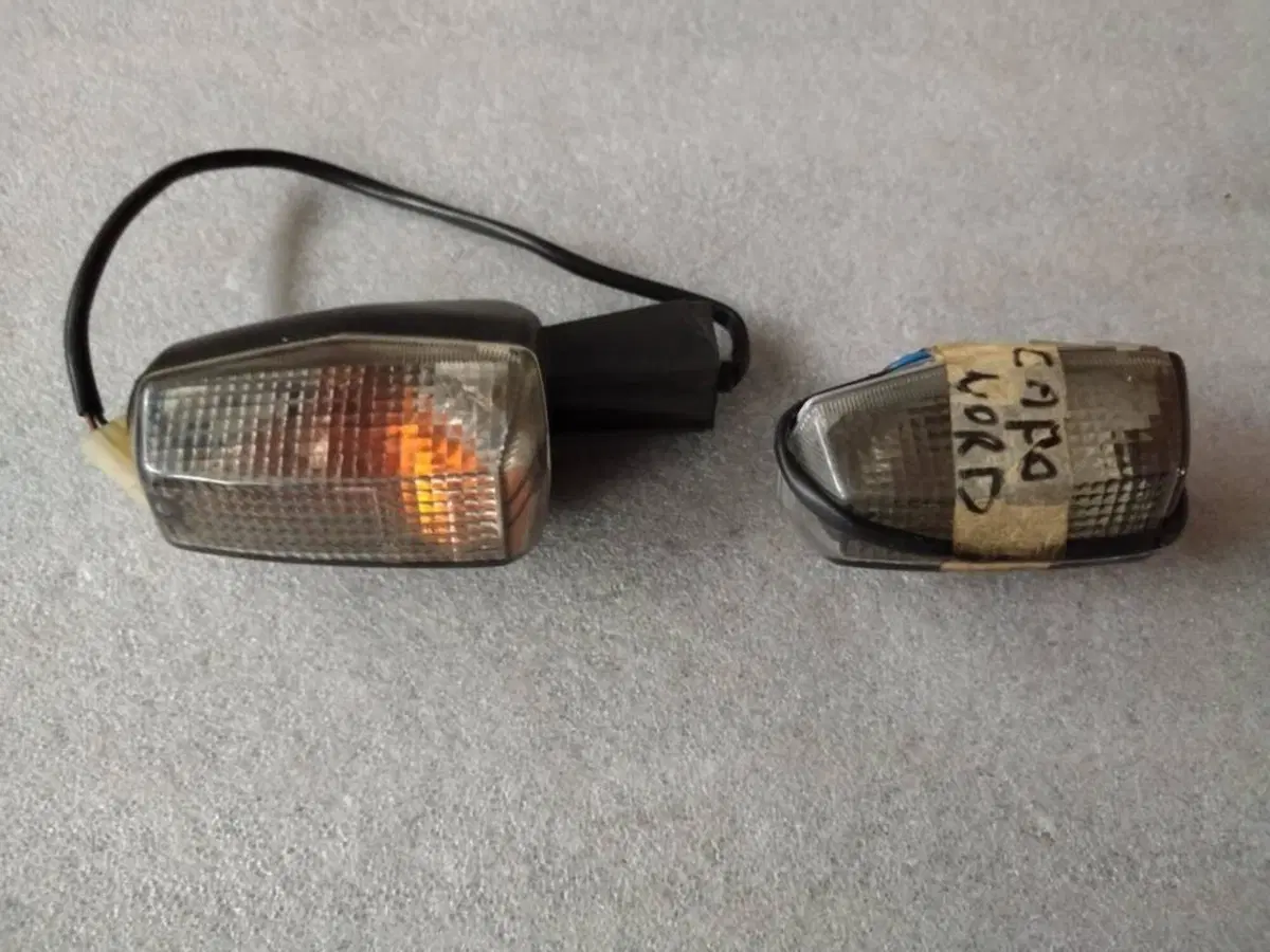 Pedana Post. Sx e Frecce Aprilia ETV 1000 Caponord (4)