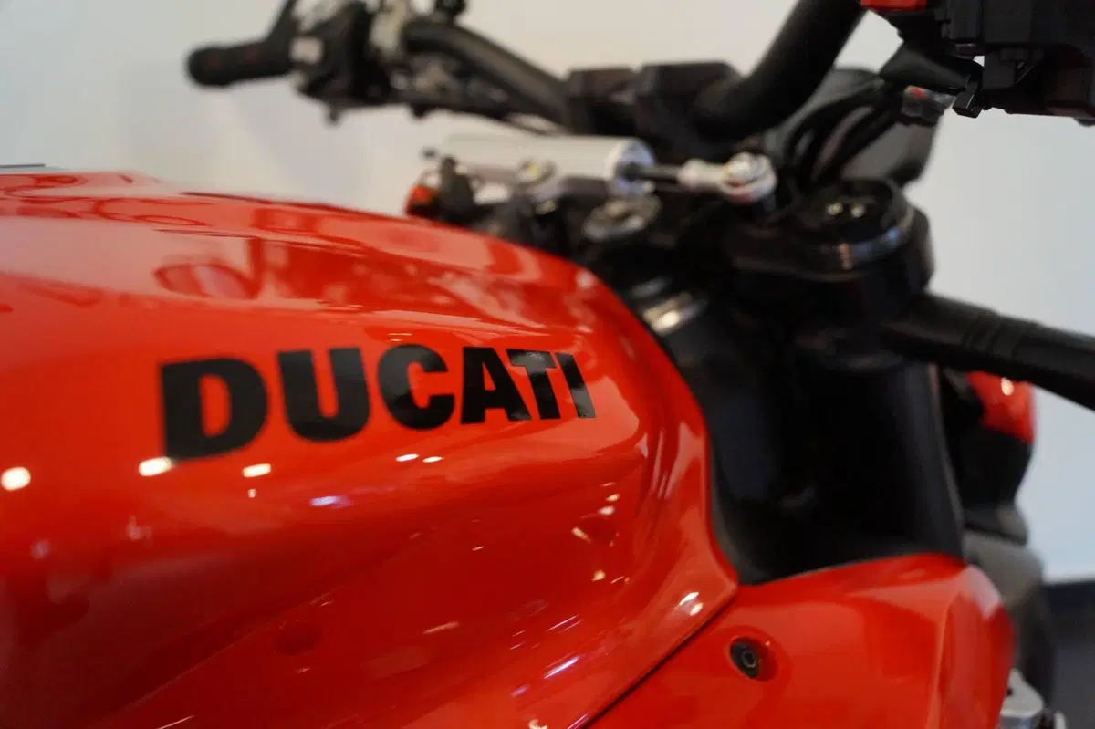 Ducati Streetfighter V2 (2022 - 24) (10)