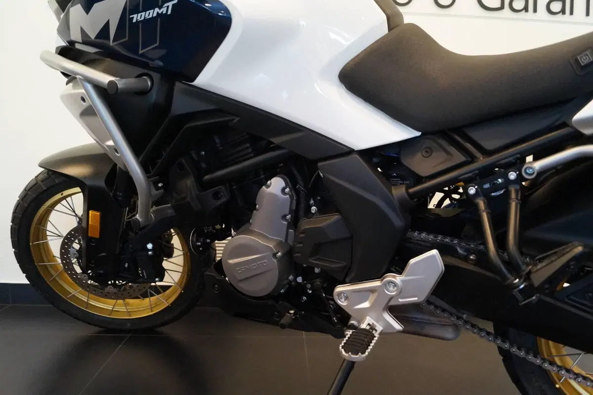 CFMOTO 700MT Adventure (2025 - 26) (7)