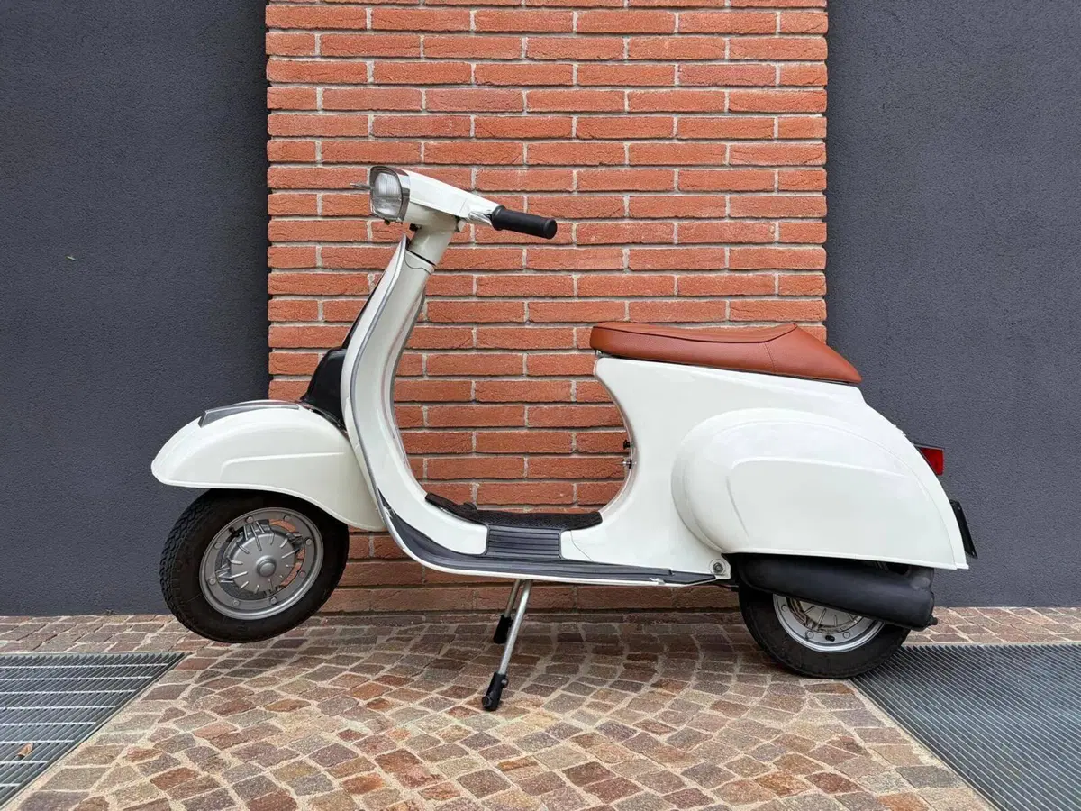 Piaggio Vespa 50 Special (2)