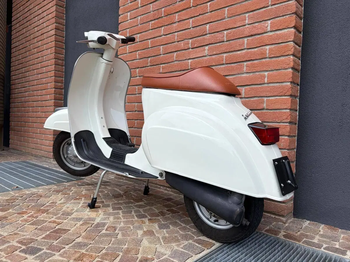 Piaggio Vespa 50 Special (3)
