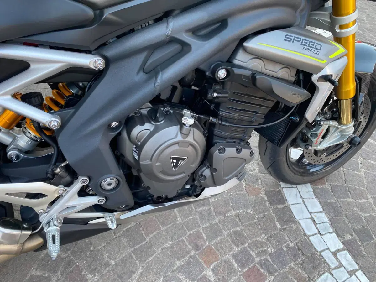 Triumph Speed Triple 1200 RS (2021 - 24) (6)