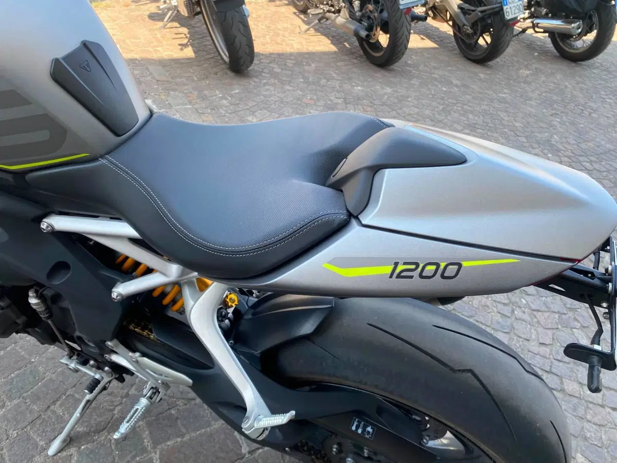 Triumph Speed Triple 1200 RS (2021 - 24) (9)