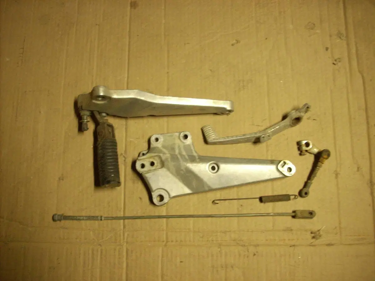 Ricambi Usati Originali Honda CB 400 Four d'Epoca (9)