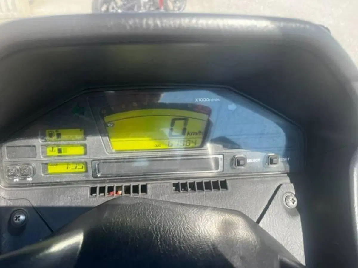 Suzuki Burgman AN 650 (2002 - 03) (4)