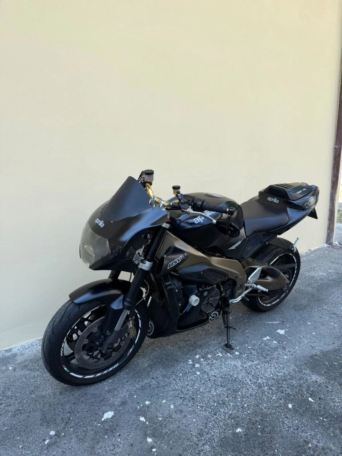 Aprilia Tuono 1000 R (2004 - 05) (6)
