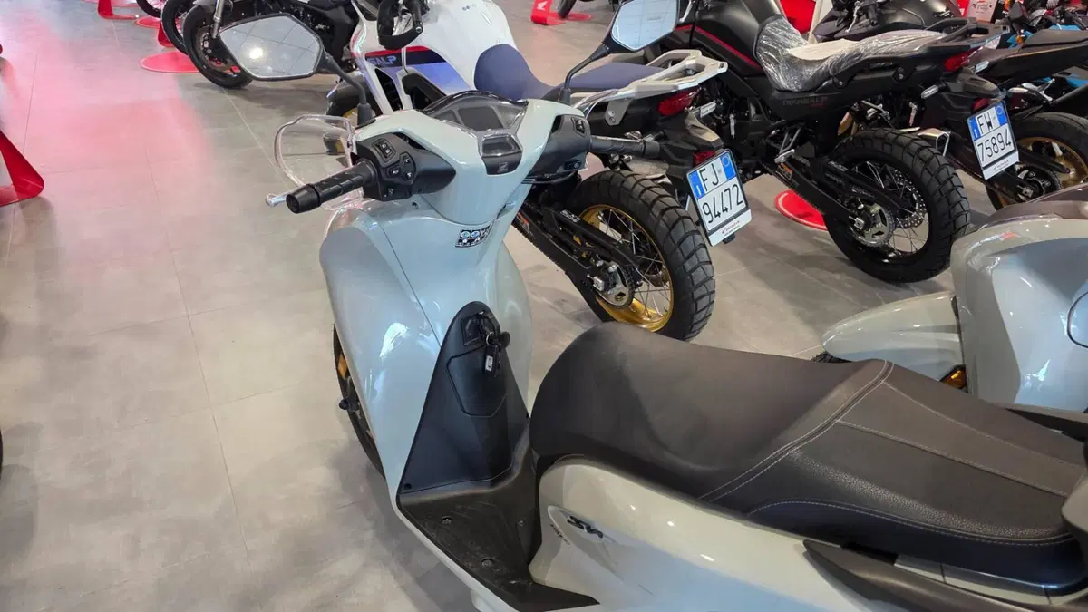 Honda SH 150i (2024 - 25) (3)
