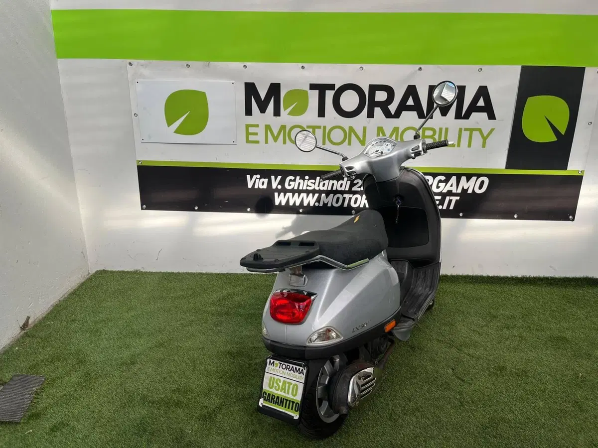 Vespa LX 50 4T (2009 - 14) (4)
