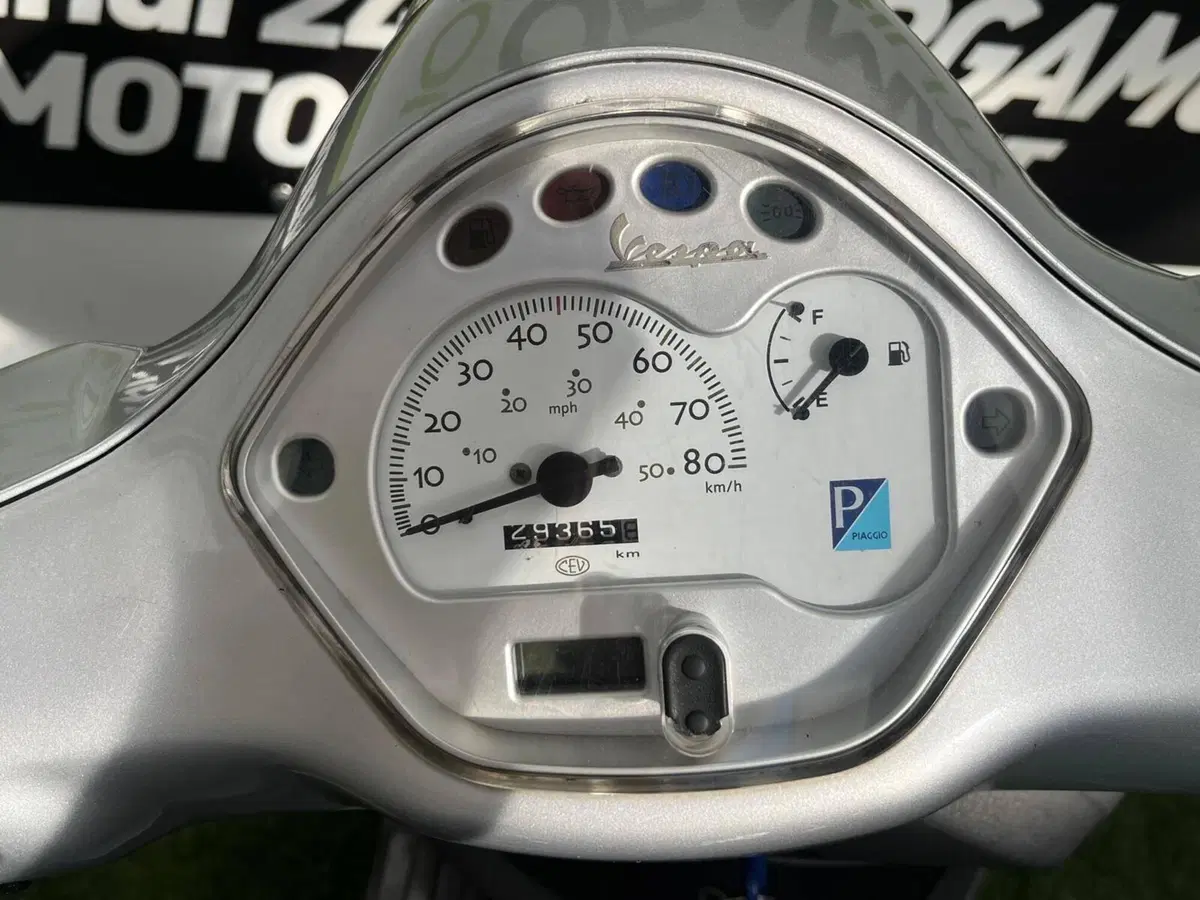 Vespa LX 50 4T (2009 - 14) (5)