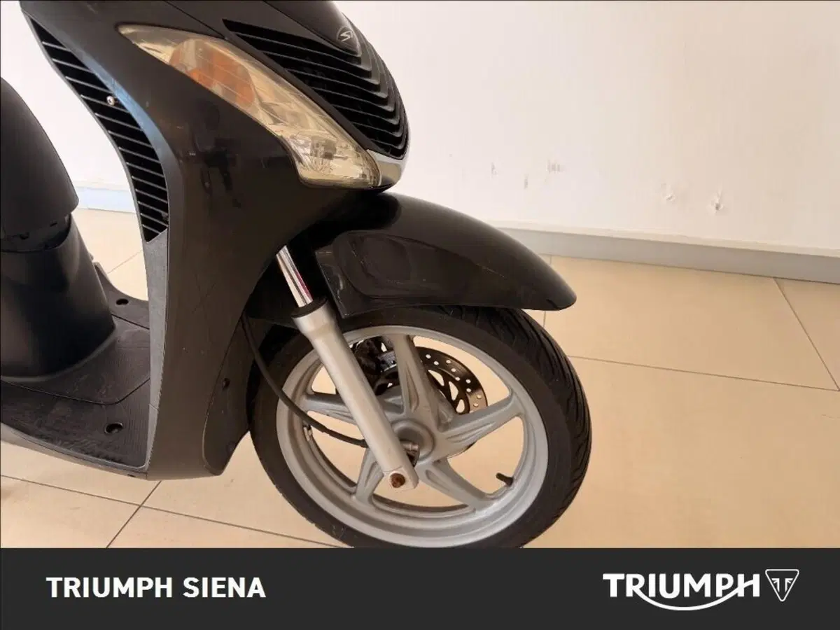 Honda SH 150i (2009 - 12) (2)