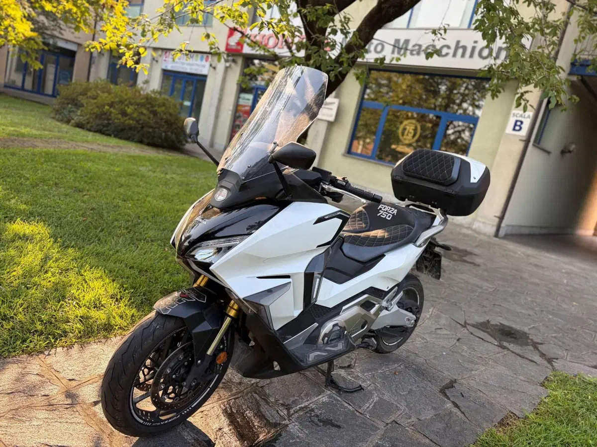 Honda Forza 750 DCT Urban (2021 - 24) (4)