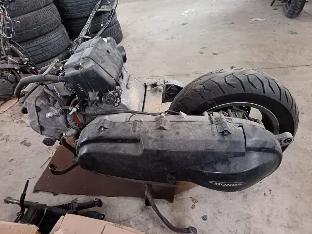 Ricambi Usati Honda Silver Wing 600 Originali Test (17)