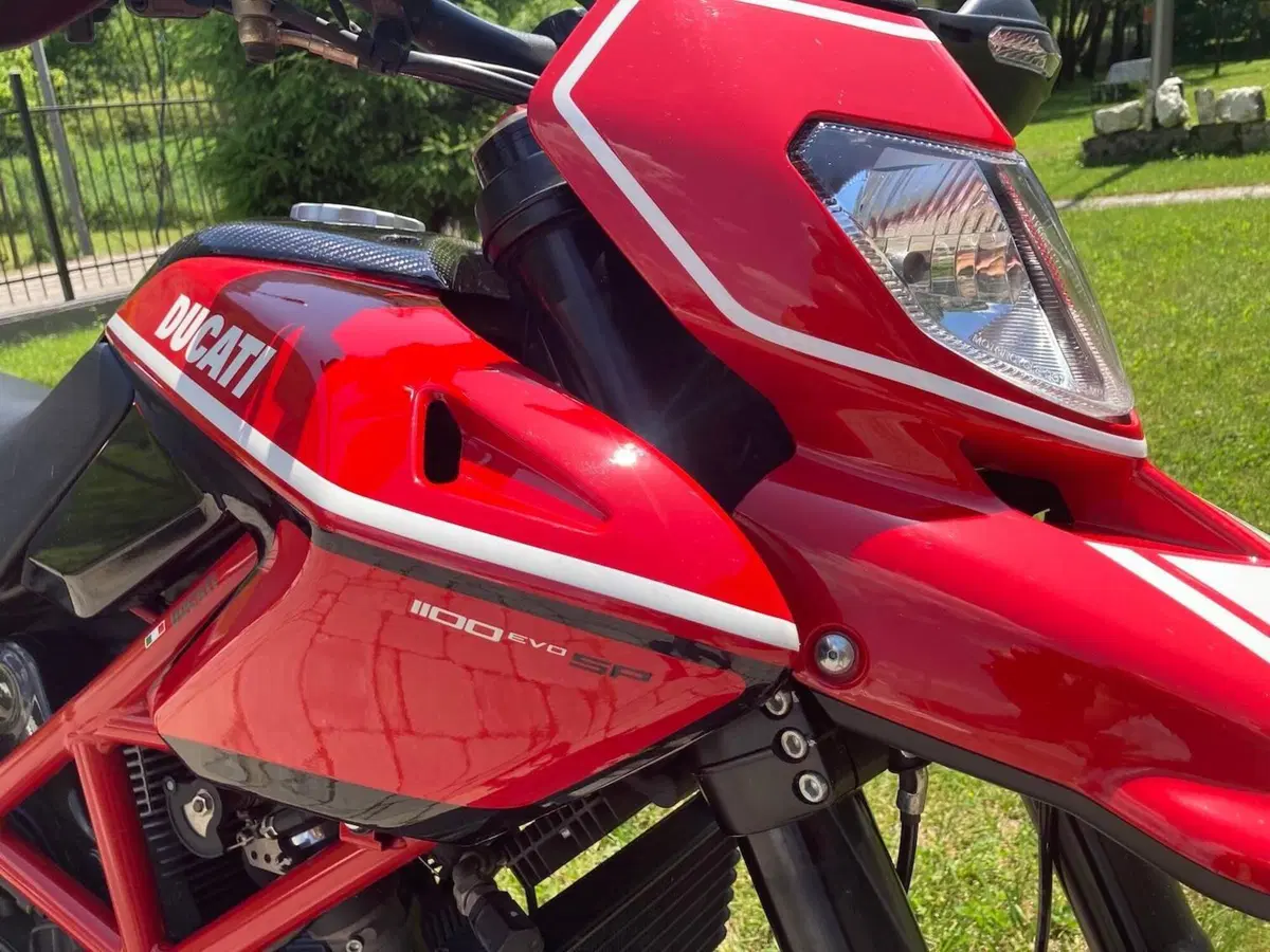 Ducati Hypermotard 1100 EVO SP (2010 - 12) (6)
