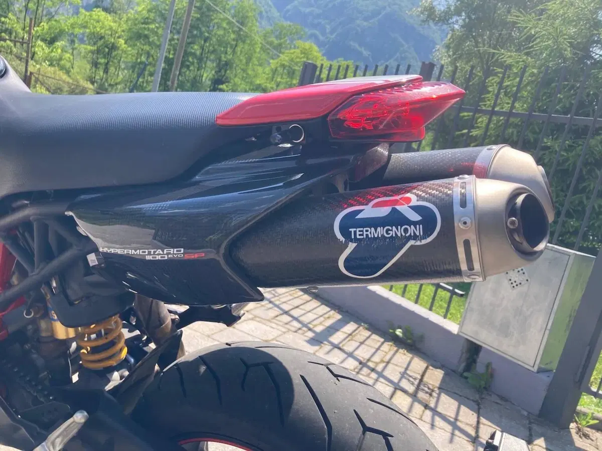 Ducati Hypermotard 1100 EVO SP (2010 - 12) (14)