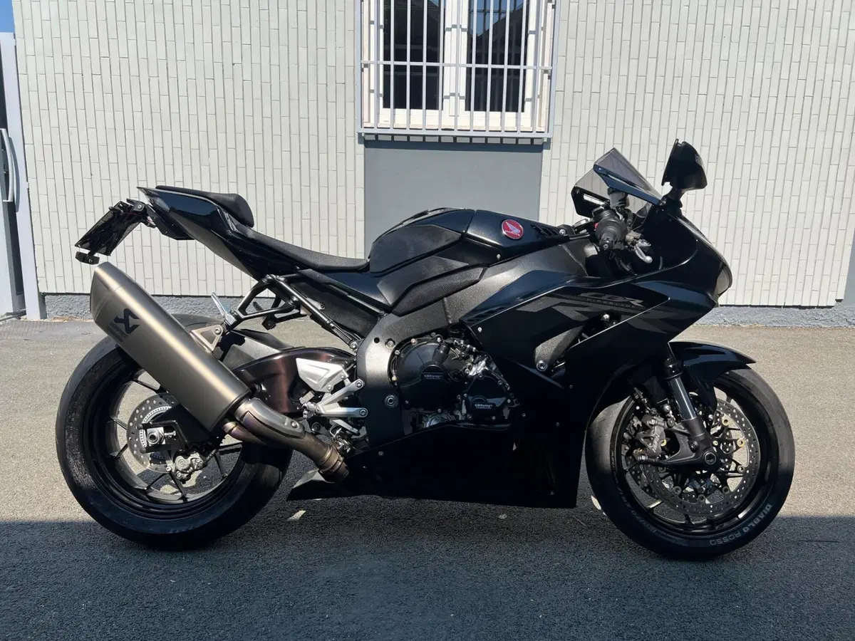 Honda CBR 1000 RR-R Fireblade (2020 - 21) (2)