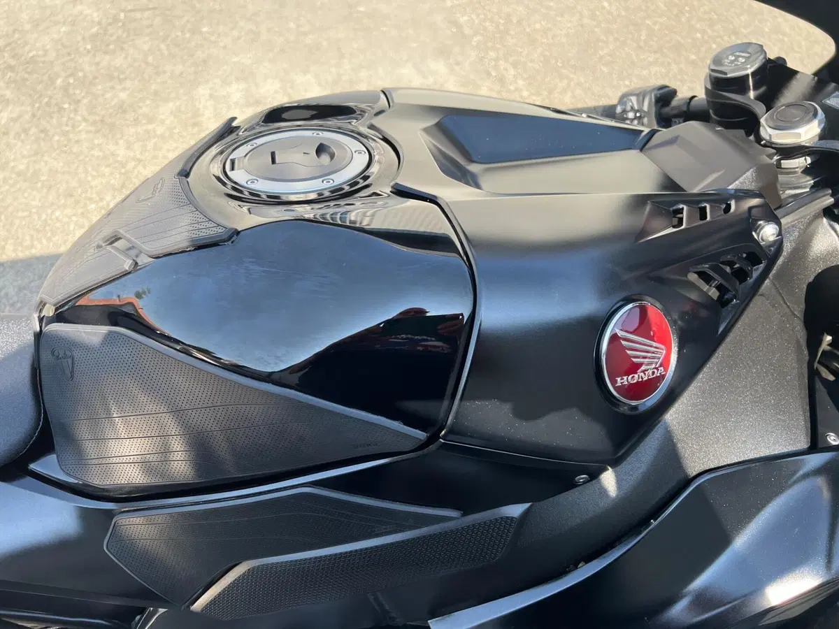 Honda CBR 1000 RR-R Fireblade (2020 - 21) (7)