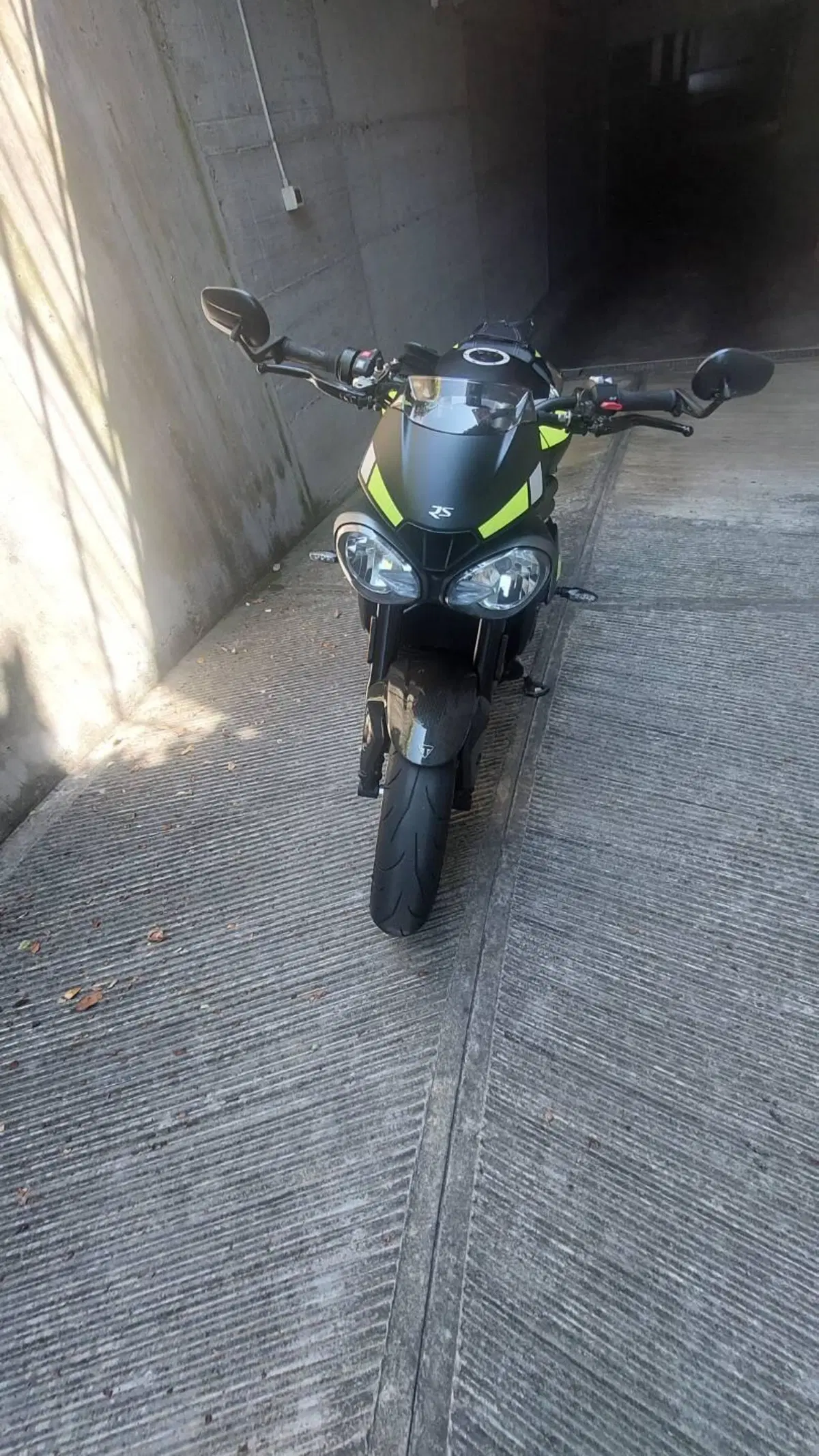 Triumph Speed Triple 1050 RS (2018 - 20) (2)