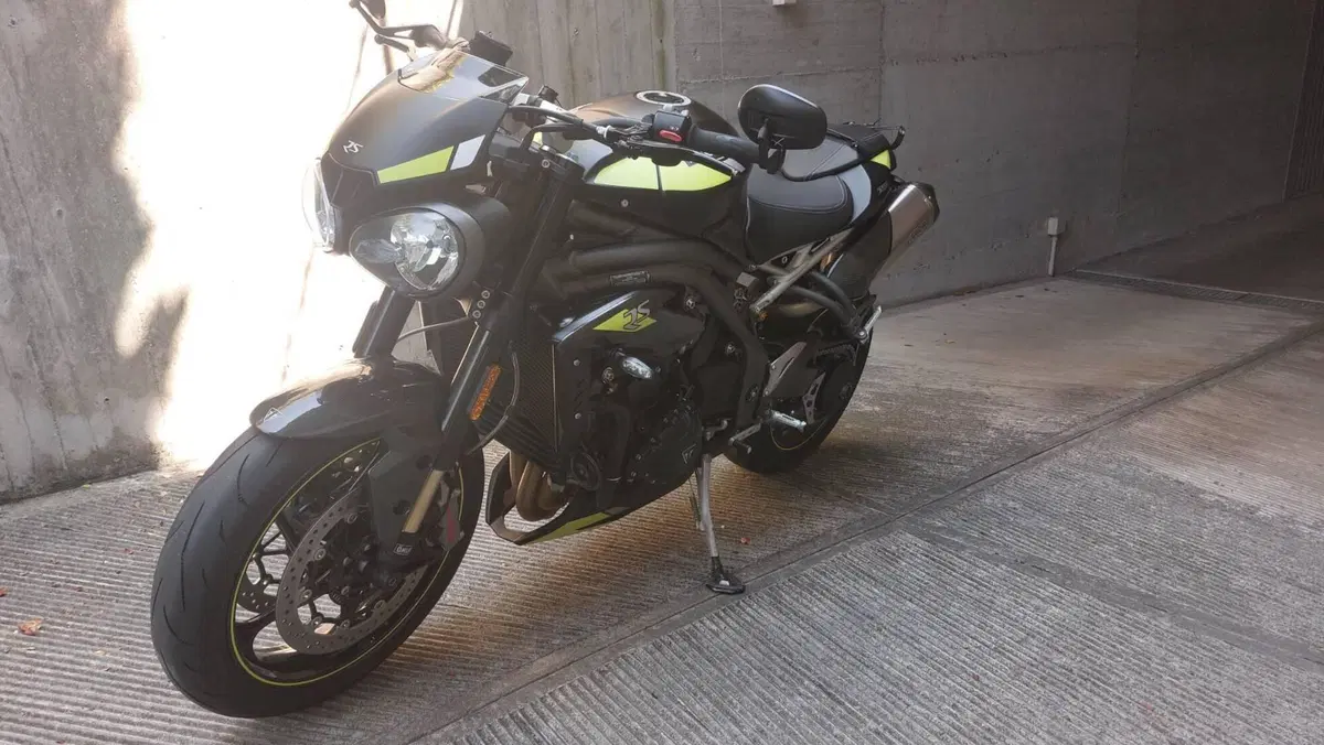 Triumph Speed Triple 1050 RS (2018 - 20) (3)