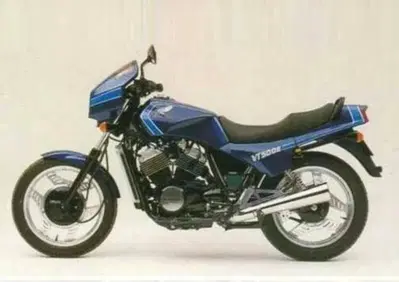 Ricambi Usati Originali Honda VT 500 Frecce Cover