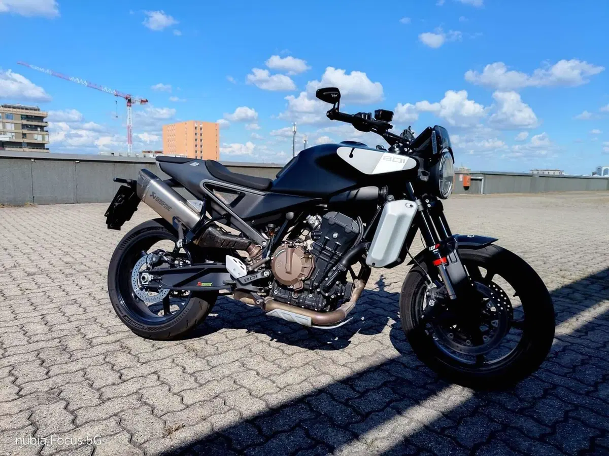 Husqvarna Svartpilen 801 (2024 - 26)