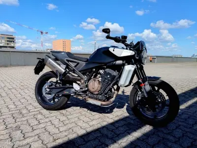 Husqvarna Svartpilen 801 (2024 - 26) usata