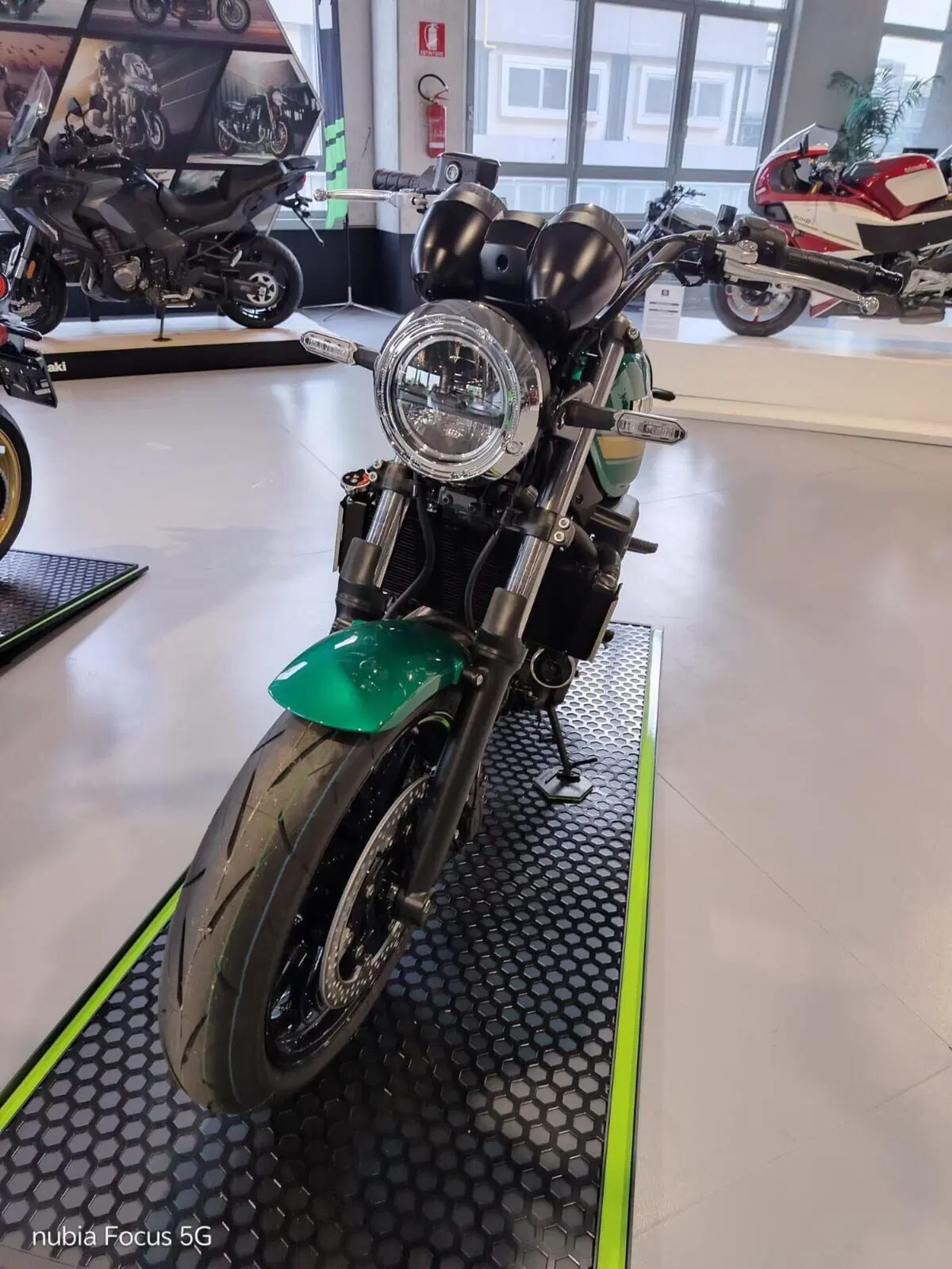 Kawasaki Z 650 RS (2025 - 26) (2)