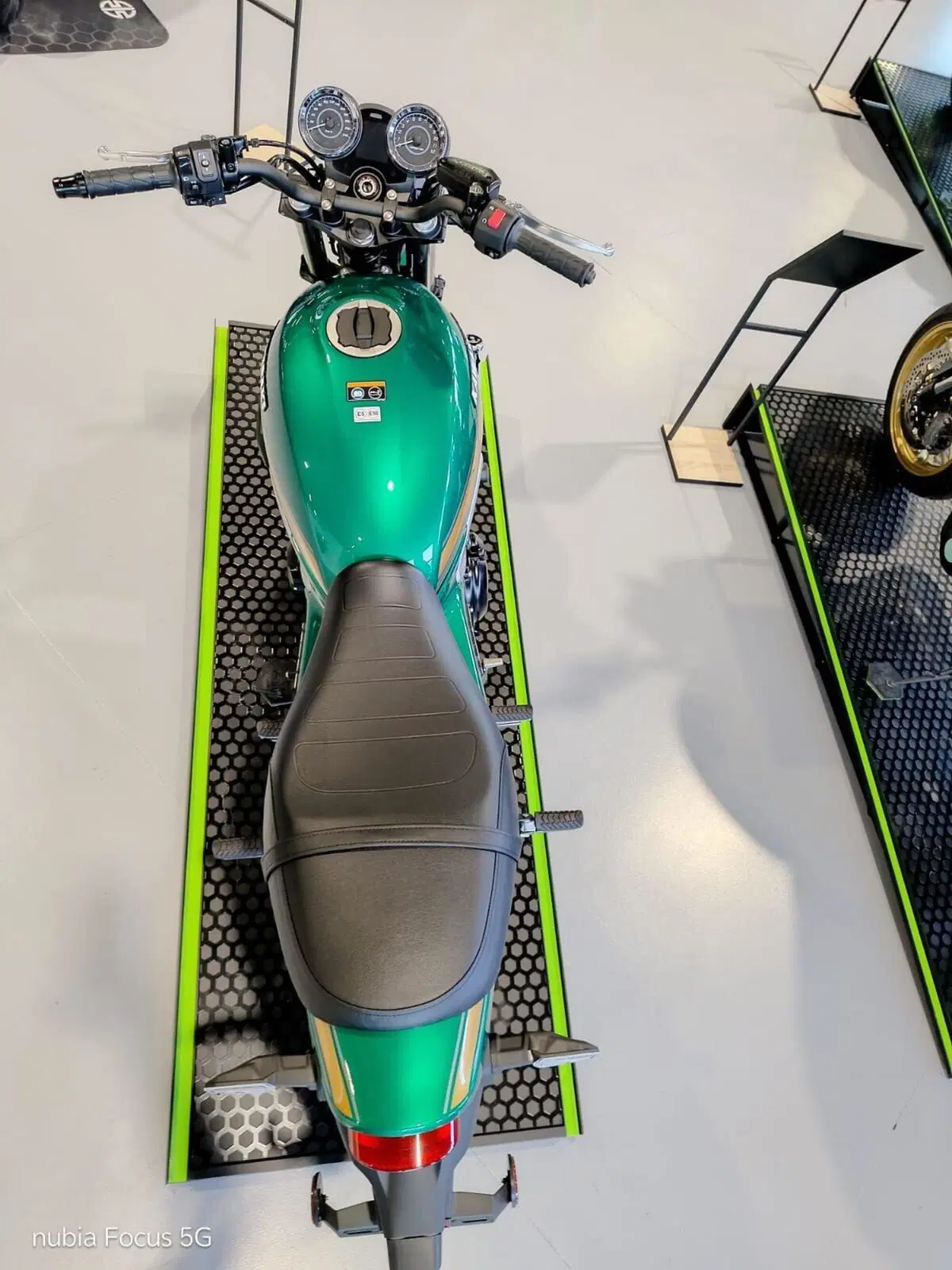 Kawasaki Z 650 RS (2025 - 26) (4)