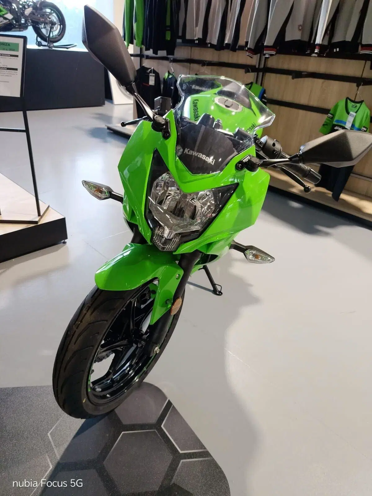 Kawasaki Ninja 125 (2025 - 26) (4)