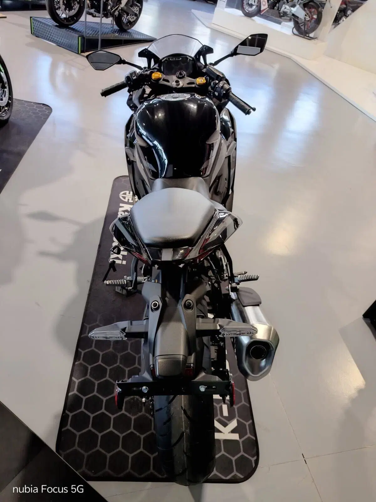 Kawasaki Ninja ZX-4RR (2024 - 26) (4)