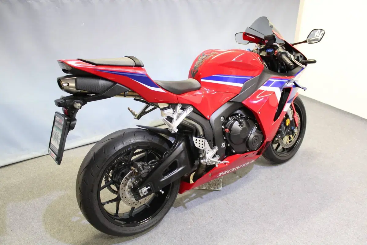 Honda CBR 600 RR (2024 - 26) (4)