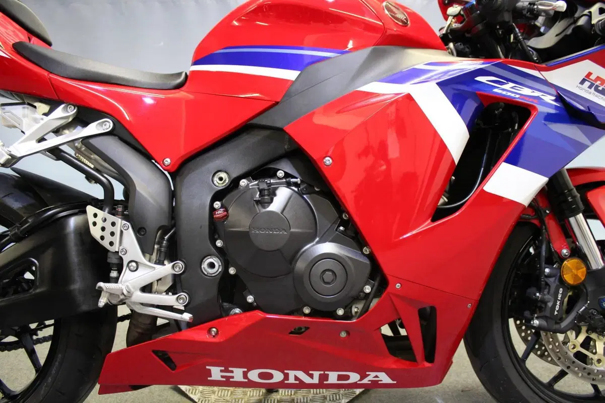 Honda CBR 600 RR (2024 - 26) (9)