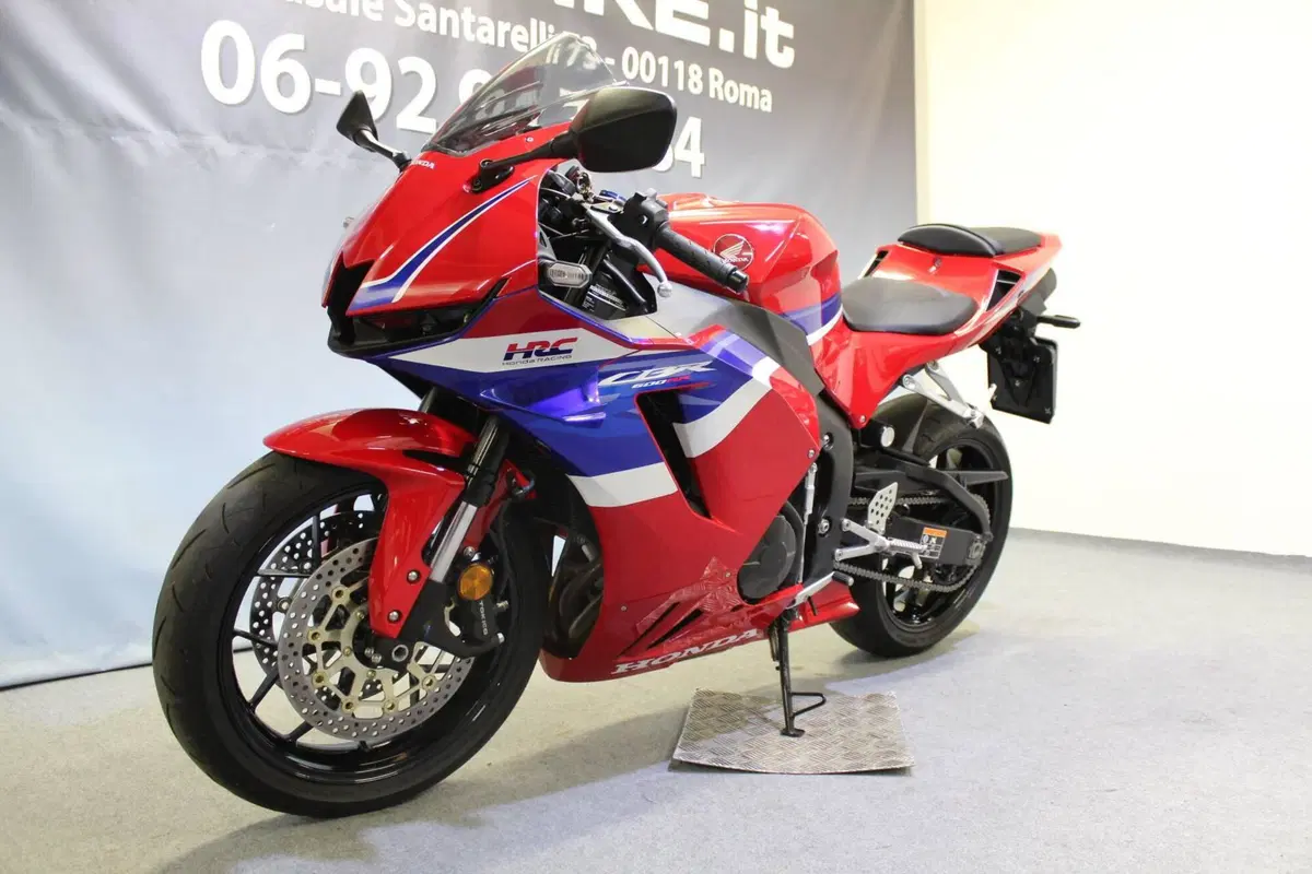 Honda CBR 600 RR (2024 - 26) (12)