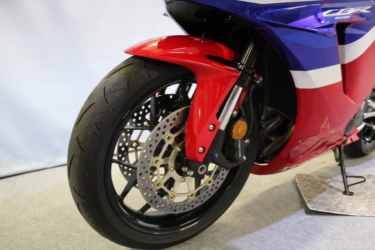 Honda CBR 600 RR (2024 - 26) (14)