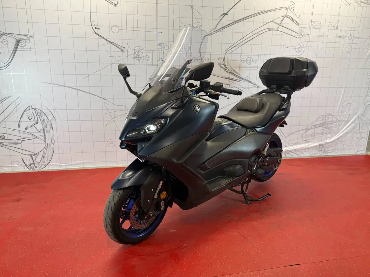 Yamaha T-Max 560 Tech Max (2022 - 24) (5)