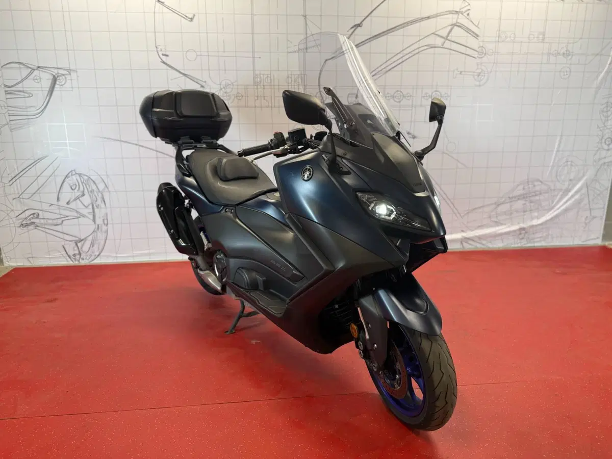 Yamaha T-Max 560 Tech Max (2022 - 24) (2)