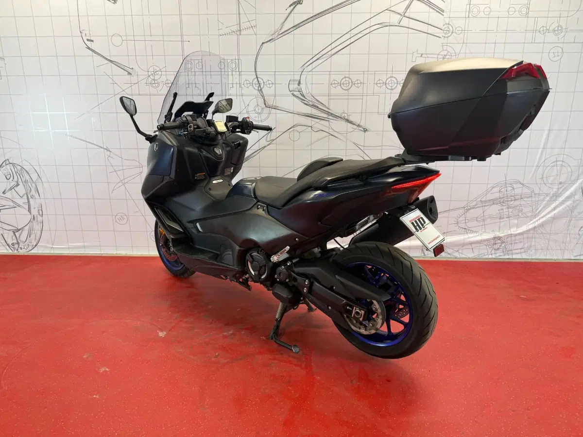 Yamaha T-Max 560 Tech Max (2022 - 24) (6)