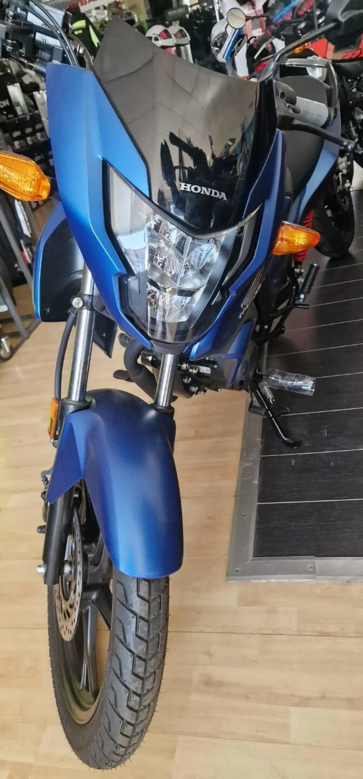 Honda CB 125 F (2026) (5)