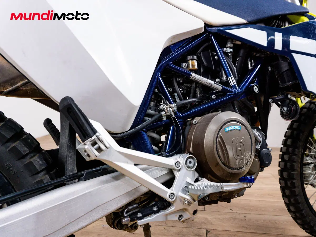 Husqvarna 701 Enduro (2016) (4)
